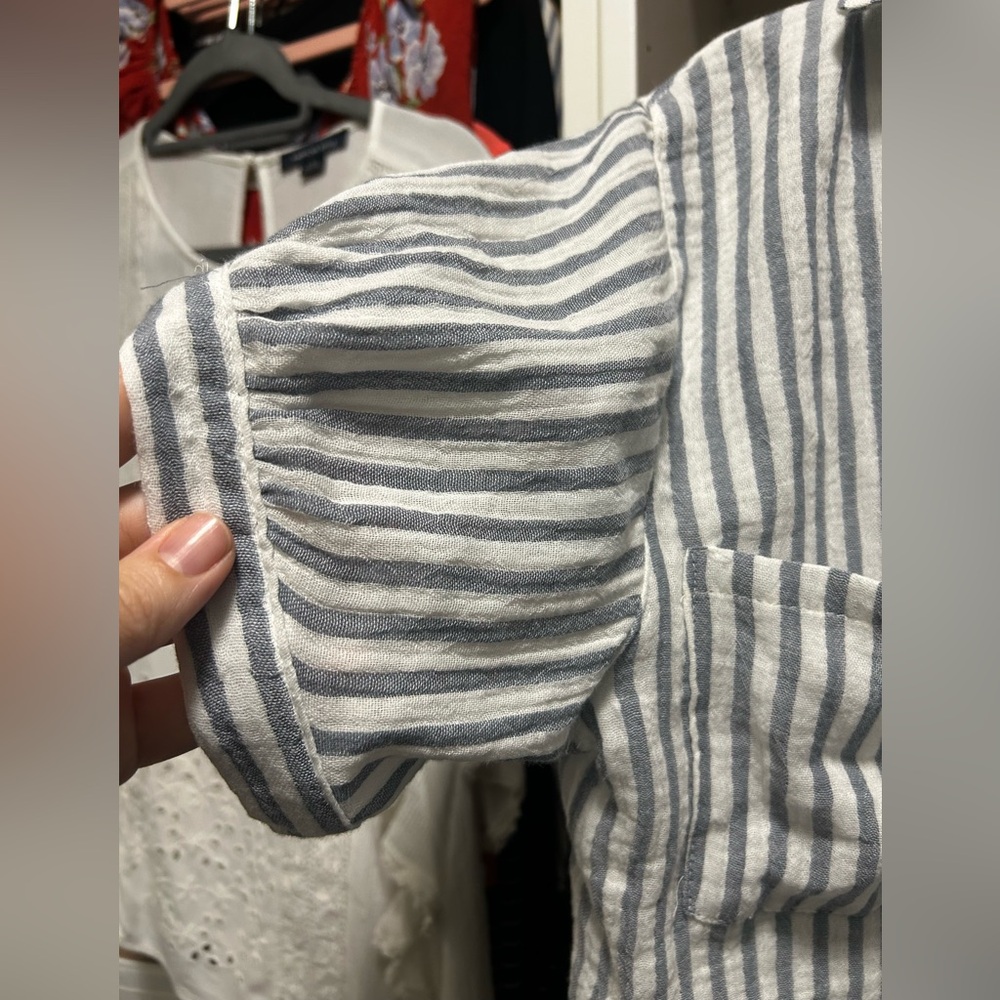 Cropped Button Down - Picture 3 of 7
